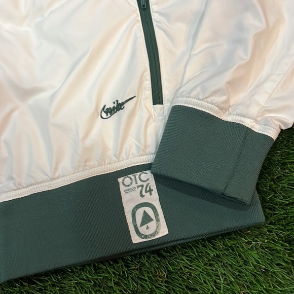 Women’s Throwback Nike Oregon Track Jacket - Picture 2 of 7